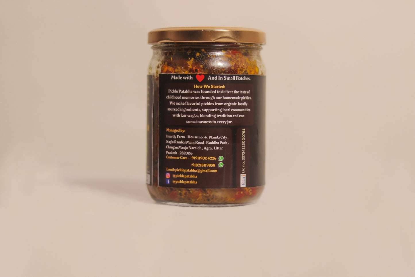 Bechain MIrchi (Red chilli pickle)